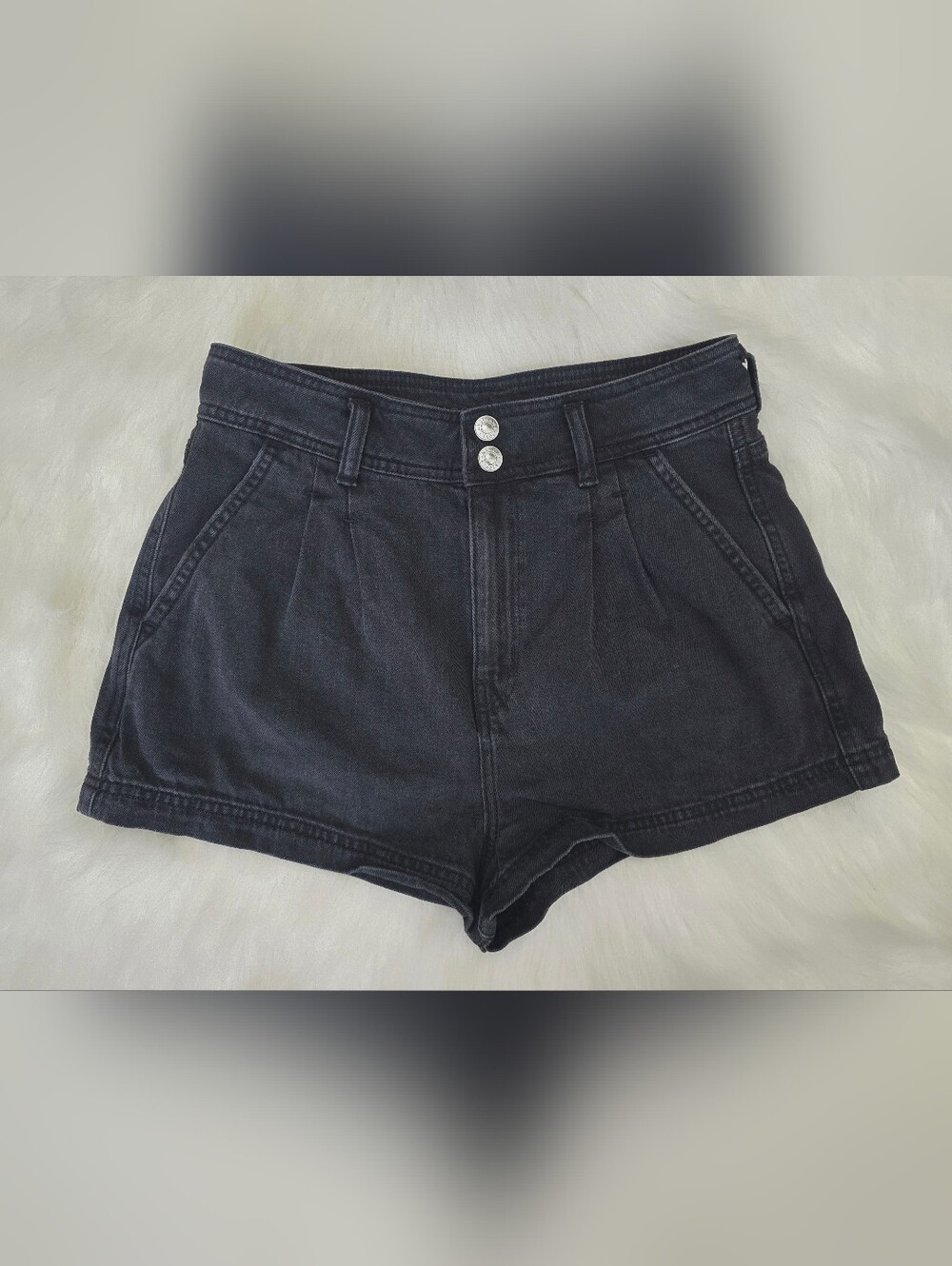 American Eagle Highest Rise Mom Short